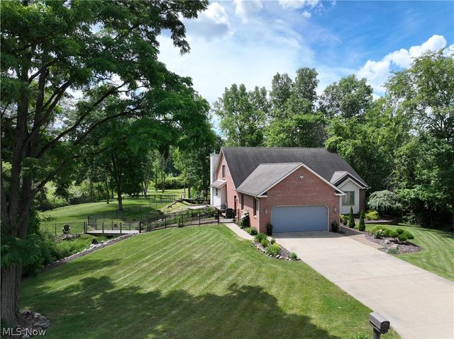 6476 Harbor Drive NW, Canton, OH 44718