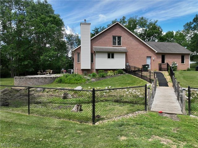 6476 Harbor Drive NW, Canton, OH 44718