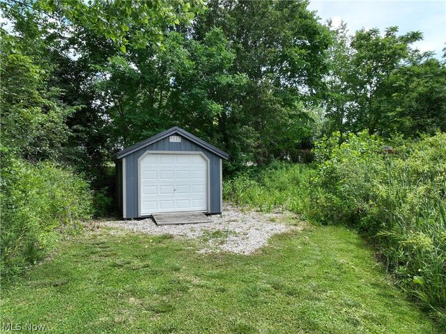 6476 Harbor Drive NW, Canton, OH 44718