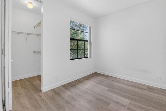 114 E Astor Circle E, Delray Beach, FL 33484
