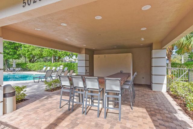 114 E Astor Circle E, Delray Beach, FL 33484