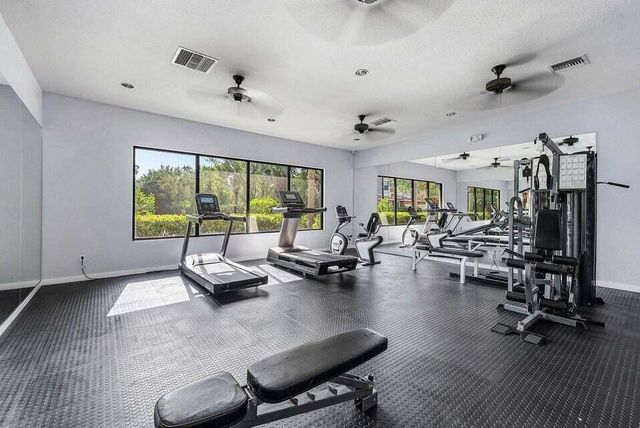 114 E Astor Circle E, Delray Beach, FL 33484