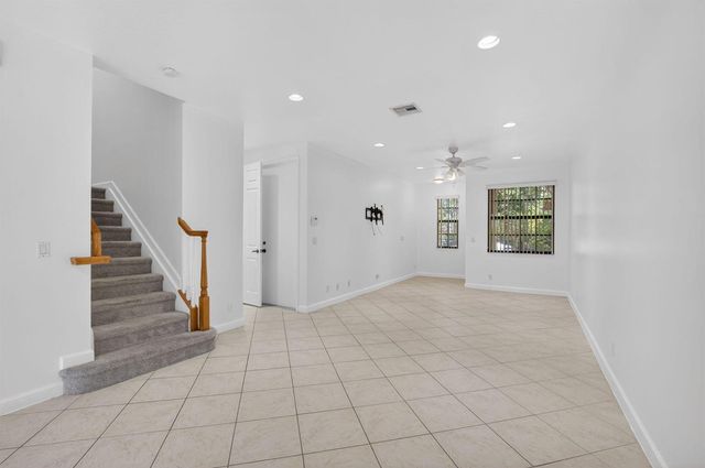 114 E Astor Circle E, Delray Beach, FL 33484