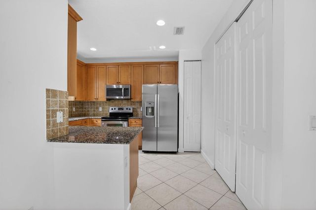 114 E Astor Circle E, Delray Beach, FL 33484