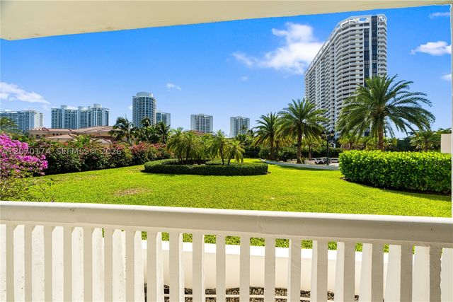 1000 W Island Blvd 202, Aventura, FL 33160