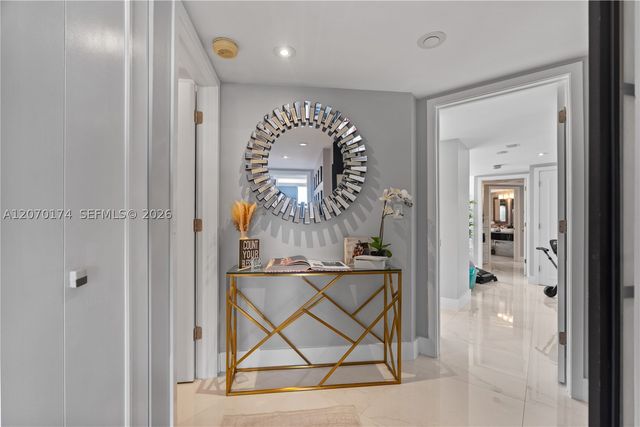 1000 W Island Blvd 202, Aventura, FL 33160