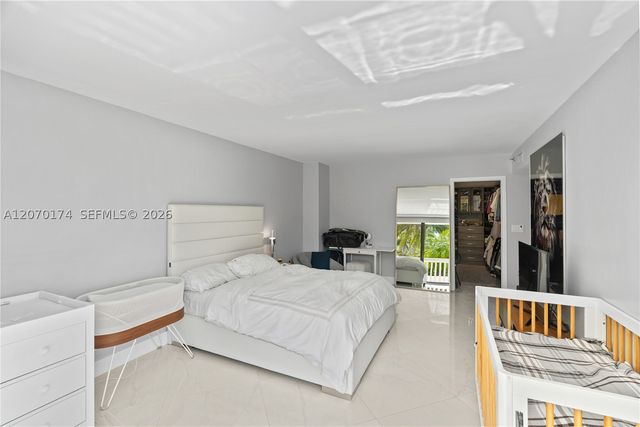 1000 W Island Blvd 202, Aventura, FL 33160
