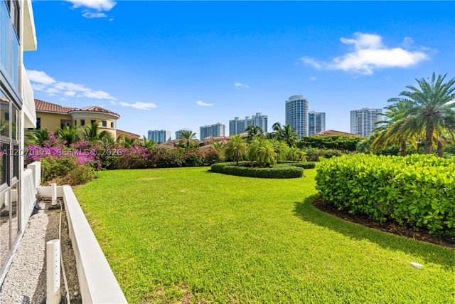 1000 W Island Blvd 202, Aventura, FL 33160