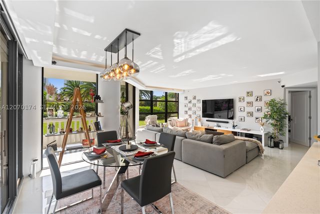 1000 W Island Blvd 202, Aventura, FL 33160
