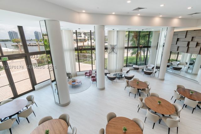 1000 W Island Blvd 202, Aventura, FL 33160