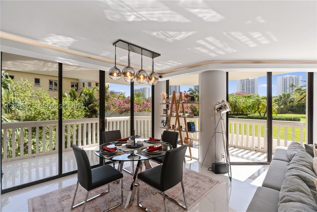 1000 W Island Blvd 202, Aventura, FL 33160