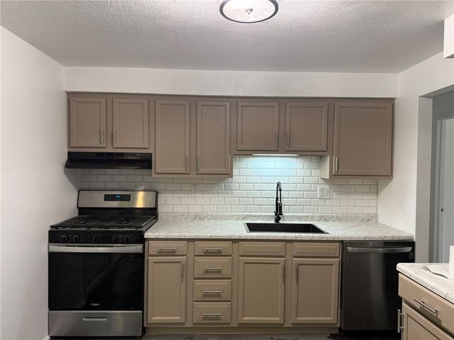 308 Cortez Dr, Canton Twp, PA 15301