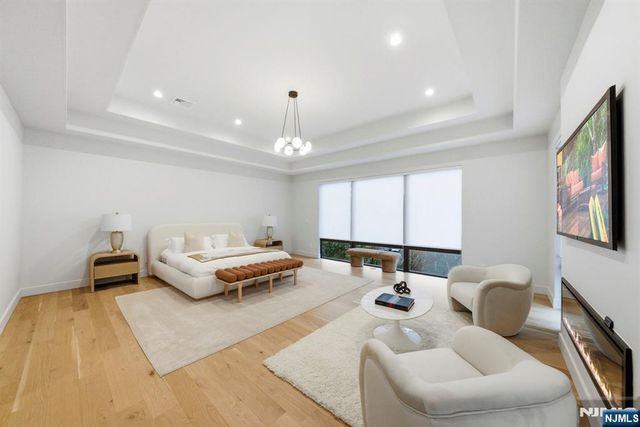 577 Floyd Street, Englewood Cliffs, NJ 07632