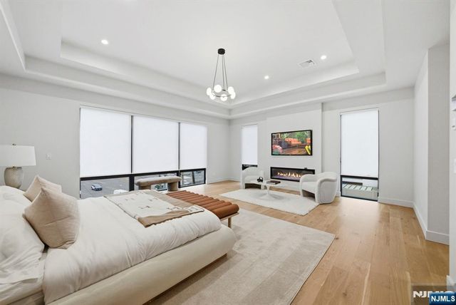 577 Floyd Street, Englewood Cliffs, NJ 07632