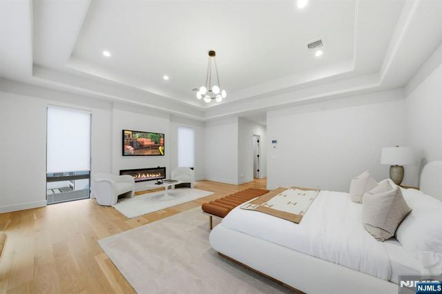 577 Floyd Street, Englewood Cliffs, NJ 07632