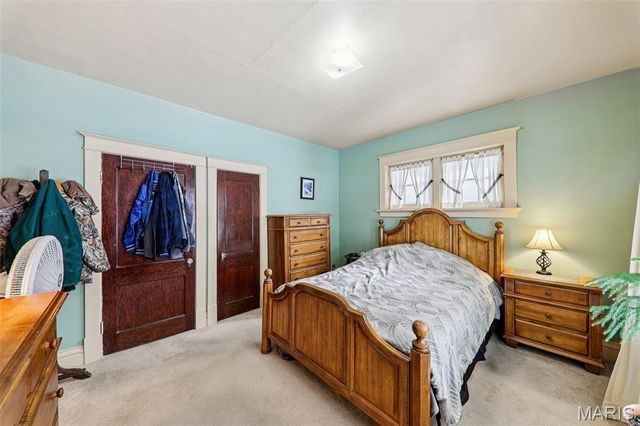 4611 Quincy Street, St Louis, MO 63116