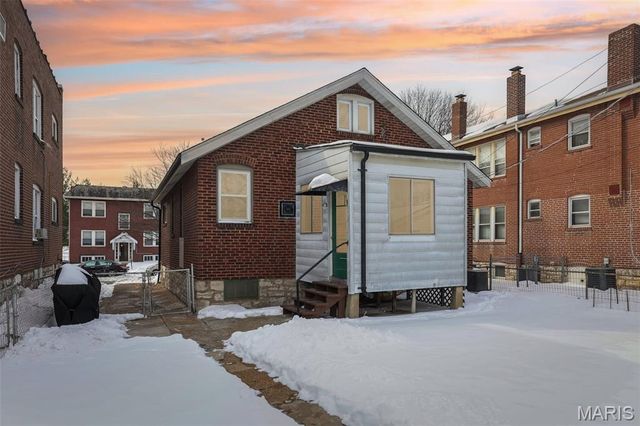 4611 Quincy Street, St Louis, MO 63116