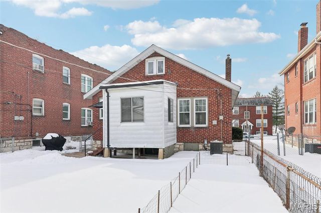 4611 Quincy Street, St Louis, MO 63116