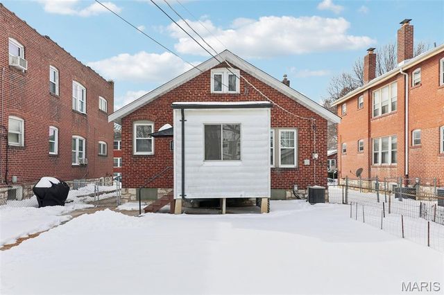 4611 Quincy Street, St Louis, MO 63116