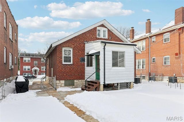 4611 Quincy Street, St Louis, MO 63116