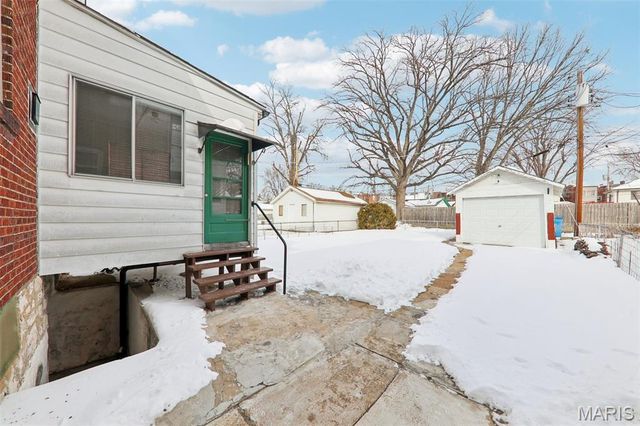 4611 Quincy Street, St Louis, MO 63116