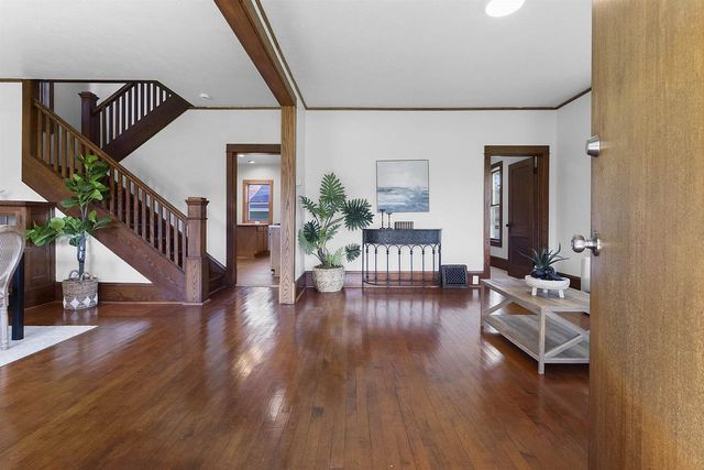 2500 E NEWBERRY STREET, Appleton, WI 54915