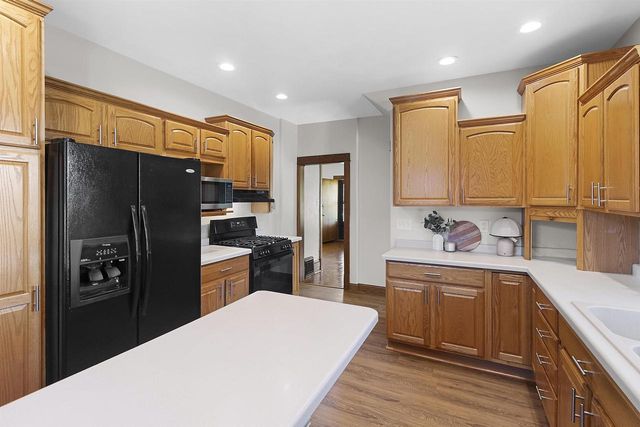 2500 E NEWBERRY STREET, Appleton, WI 54915
