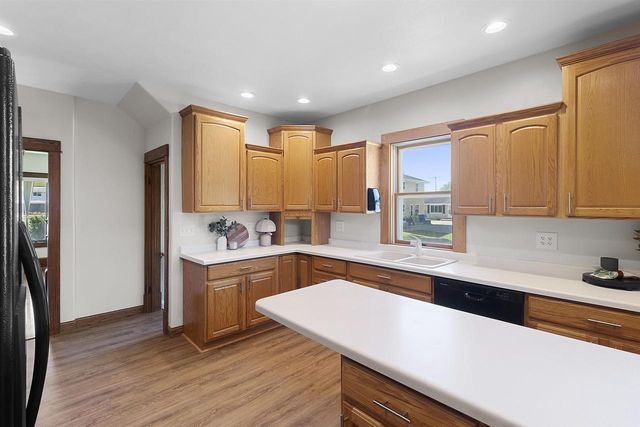 2500 E NEWBERRY STREET, Appleton, WI 54915