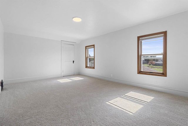 2500 E NEWBERRY STREET, Appleton, WI 54915
