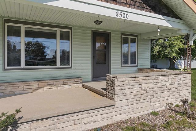 2500 E NEWBERRY STREET, Appleton, WI 54915