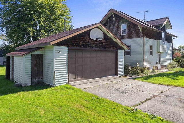 2500 E NEWBERRY STREET, Appleton, WI 54915