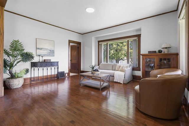2500 E NEWBERRY STREET, Appleton, WI 54915