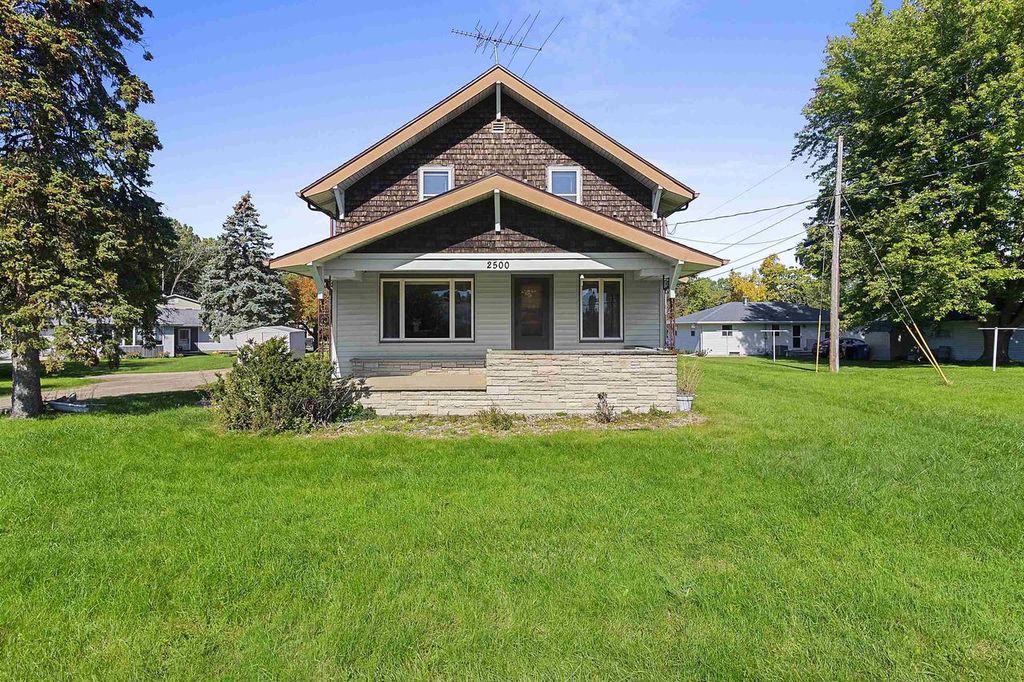 2500 E NEWBERRY STREET, Appleton, WI 54915