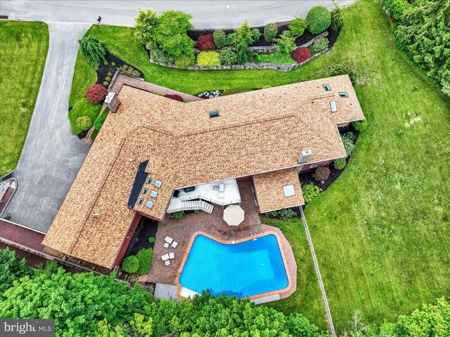 167 N STRATHCONA DR, York, PA 17403