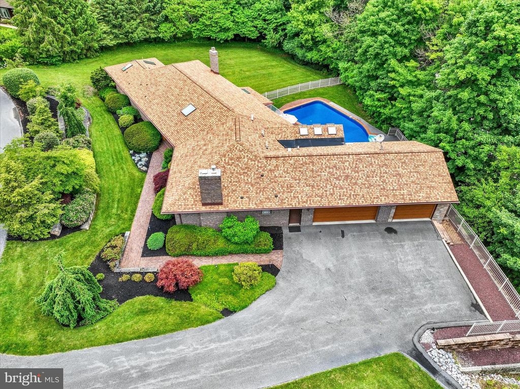 167 N STRATHCONA DR, York, PA 17403