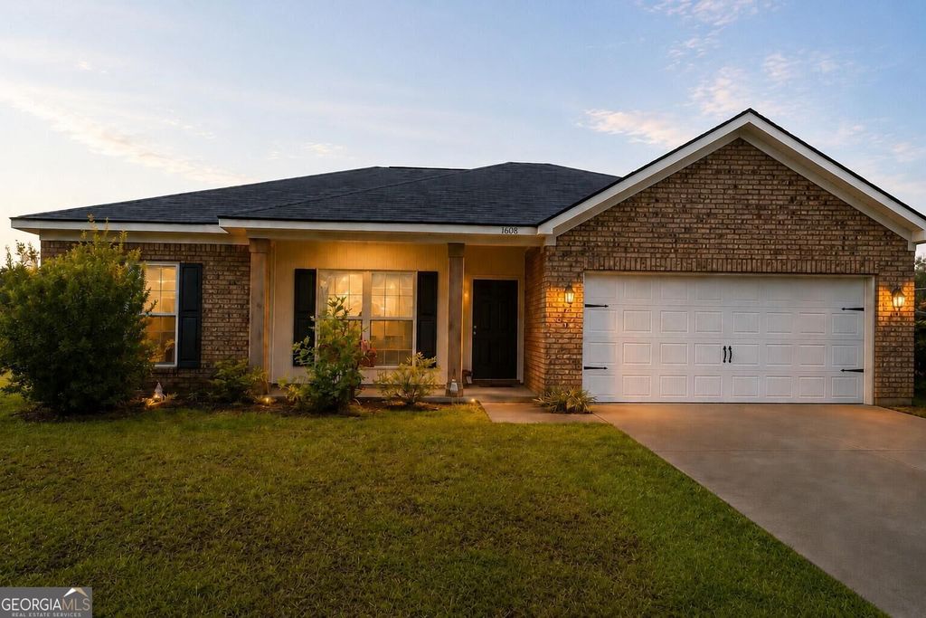 1568 Arnold Drive SE, Allenhurst, GA 31301