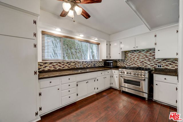 6928 Vanscoy Avenue, North Hollywood, CA 91605