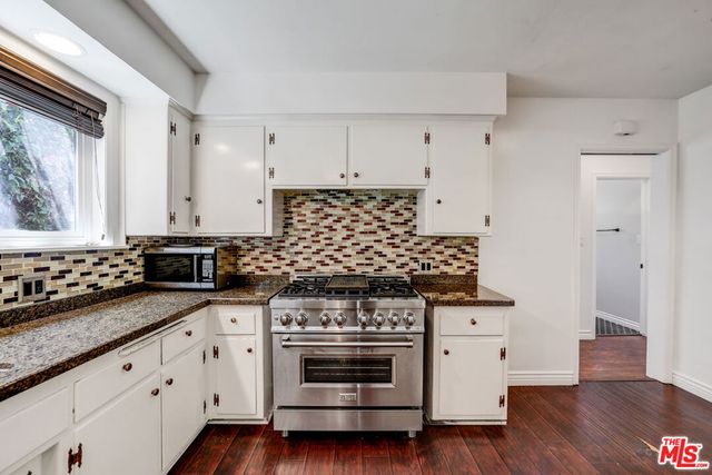 6928 Vanscoy Avenue, North Hollywood, CA 91605