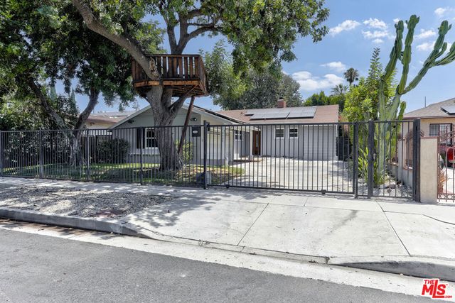 6928 Vanscoy Avenue, North Hollywood, CA 91605