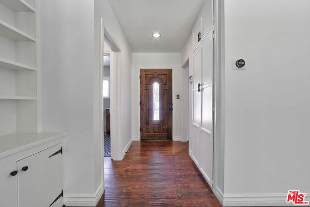 6928 Vanscoy Avenue, North Hollywood, CA 91605
