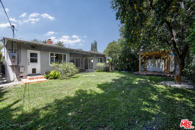 6928 Vanscoy Avenue, North Hollywood, CA 91605