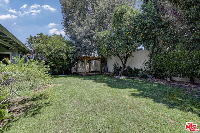6928 Vanscoy Avenue, North Hollywood, CA 91605