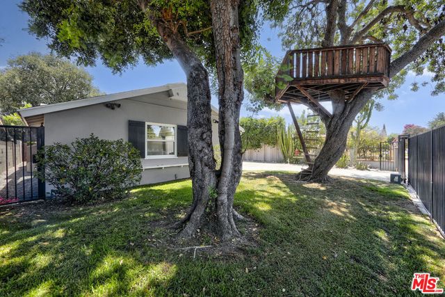 6928 Vanscoy Avenue, North Hollywood, CA 91605