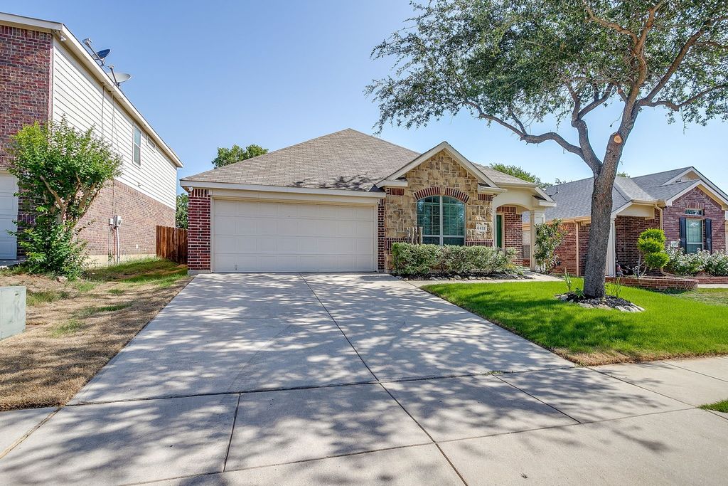 6452 Spring Ranch Drive, Fort Worth, TX 76179