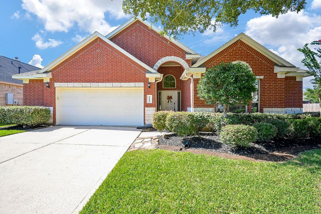 12812 Southport Drive, Pearland, TX 77584