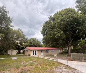 334 Johnston Street, Fort Pierce, FL 34982