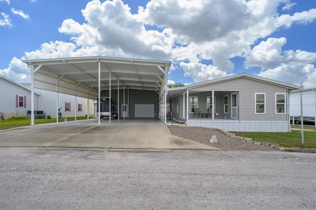 10027 EQUITY AVENUE, Dade City, FL 33525