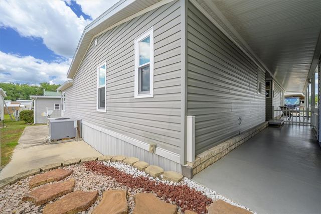 10027 EQUITY AVENUE, Dade City, FL 33525