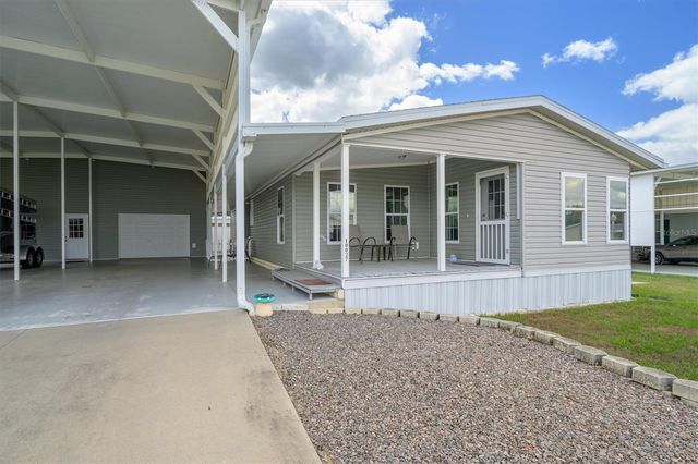 10027 EQUITY AVENUE, Dade City, FL 33525