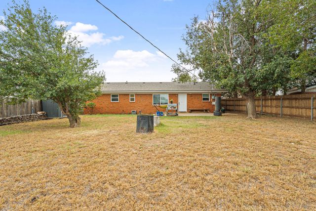 726 6th Street, Wolfforth, TX 79382